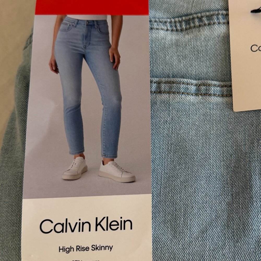 Calvin Klein Women's High-rise Skinny Jean Size 10 Light Blue Coastal Summer